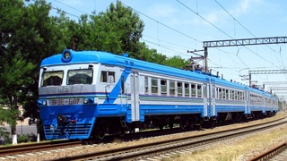 “Тошкент – Ҳожикент” йўналишидаги  йўловчи поездлар қатнови вақтинча бекор қилинади