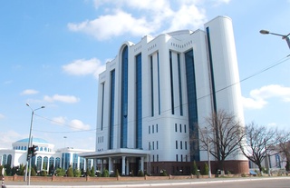 “Пойтахт бизнес мажмуаси”, “Малика” савдо мажмуалари давлат активлари сотувга чиқарилди