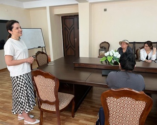 Ресейлік ғалым Ташкентте өзінің педагогика саласындағы тәжірибесімен бөлісуде