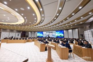 Ayrim tumanlarda sanoat pasaygani, baʼzilarida deyarli oʻsmagani tanqid qilindi