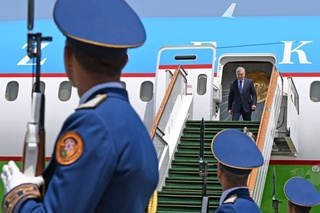 Өзбекстан Президенті Баку қаласына келді