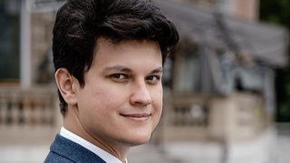 Ўзбек йигити Страсбург филармоник оркестрининг янги бадиий раҳбари бўлди!