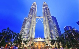 Знаменитые достопримечательности Малайзии подсветят цветами флага Узбекистана ко дню независимости