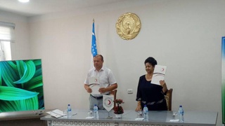 И большая армия волонтеров