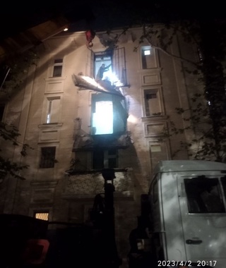 Ёмғир сабаб хонадонларнинг балконлари қулаб тушди