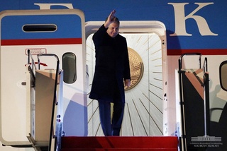 Глава государства вернулся в Ташкент