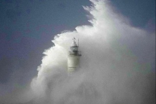 “Юнис” довули Амстердам яқинида уч кишини ҳаётдан олиб кетди