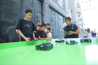 В Навои открылся новый учебный центр RoboTech