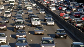 Калифорнияда 2035 йилдан бошлаб ички ёниш двигателли автомашиналар сотилмайди