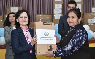 Министерство иностранных дел оказало благотворительную помощь средним школам Ташкента