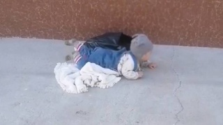 Жительница Сырдарьи бросила своего 7-месячного ребенка на улице в Самарканде