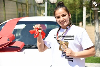 “Ватаним байроғи баланд кўтарилганда кўнглимдан ўтган кечинмаларни ифодалай олмайман”