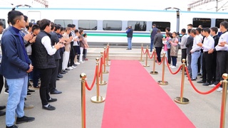 “Афросиёб” тезюрар поезди илк бор Зомин туманидаги Даштобод бекатида тўхтади