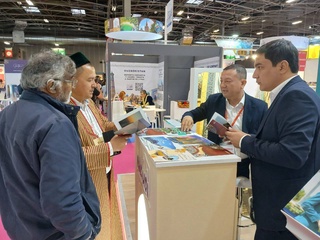 Делегация Навоийской области принимает участие в престижной туристической выставке в Париже