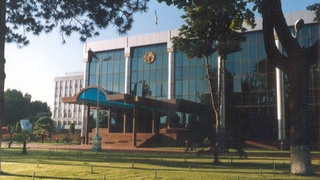 Andijon viloyati hokimlik matbuot xizmati hokim bilan bogʻliq tarqalgan video yuzasidan munosabat bildirdi