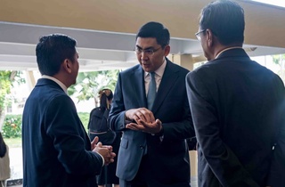 Бошқарувдаги раҳбарлар ва масъул ходимларнинг Сингапурга хизмат сафари бошланди