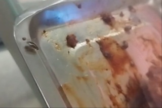 Супермаркетдаги пишган гўшт растасида суварак кезди