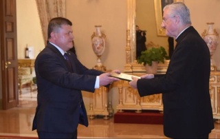 Ўзбекистон элчиси Андорра ҳамраиси, Урхелск епископига ишонч ёрлиқларини топширди