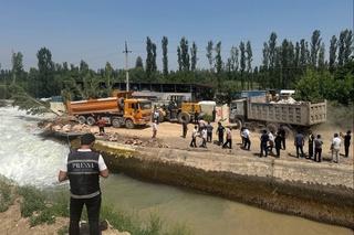 Булоқбоши туманида содир бўлган тошқин юзасидан қўшимча маълумот берилди