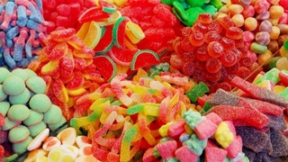 Болаларимиз севиб истеъмол қилаётган айрим маҳсулотлар улар учун зарарли эканини биласизми?