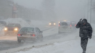 Қозоғистонда кучли шамол юк машиналарини ағдариб юборди