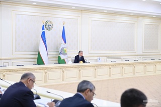 Президент раислигида видеоселектор йиғилиши бошланди