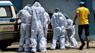 В Индии госпитализировали более 300 человек из-за неизвестной болезни