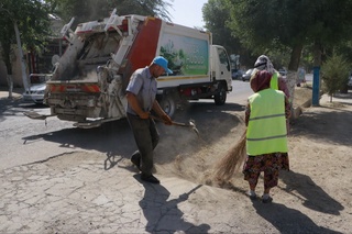 Sirdaryoda 290 gektar maydon 356 tonna chiqindidan tozalandi