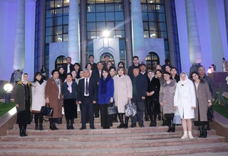 Professor-o'qituvchilar teatrga bordi