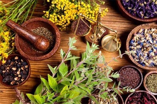 В Узбекистане запретили рекламу и оказание услуг по лечению неразрешенными методами народной медицины