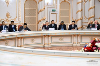 Ўзбекистон Президенти  ёшларни ҳар томонлама рағбатлантириш таклифини билдирди