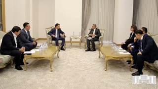 Буюк Британиянинг AKS Service Group компанияси раҳбарияти билан учрашув