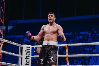 Сем Жонс: Баҳодир Жалолов оғир вазн тоифасининг келажаги