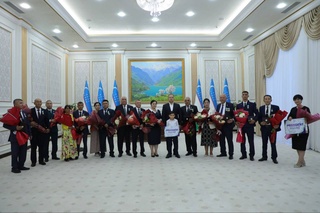 В Навоийской области чествовали группу жителей региона, удостоенных высоких государственных наград