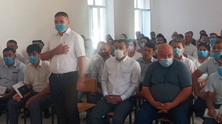 Директором самаркандской школы стал педагог из Навои