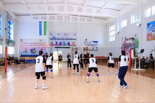 В Навои в рамках «Олимпиады пяти инициатив» завершился областной этап массовых спортивных соревнований среди работников низовых структур министерств, ведомств и организаций