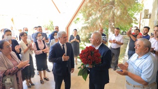 Меҳнатига муносиб мукофот