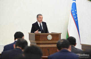 Президент раислигидаги видеоселектор йиғилиши бошланди