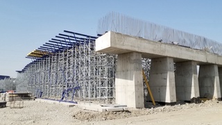 Oʻzbekistonda birinchi bor monolit yoʻl oʻtkazgichi qurilyapti