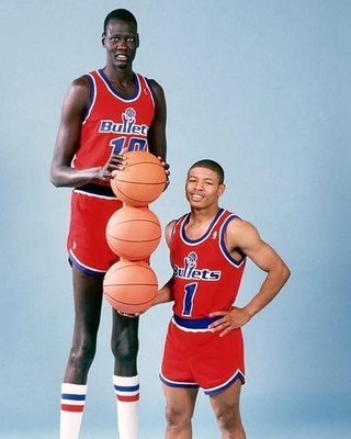 Энг баланд бўйли одамлар қаерда яшайди? Паст бўйлилар-чи?