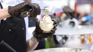 Японияда дунёдаги энг қиммат музқаймоқ тайёрланди