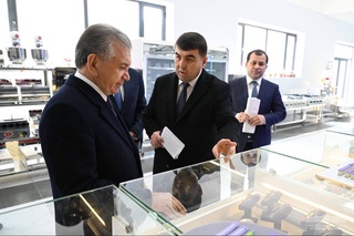 President becomes familiar with a new industrial zone in Namangan