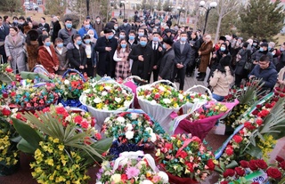 Фарғонада Алишер Навоий таваллудининг 581 йиллиги кўтаринкилик билан нишонланмоқда