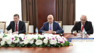 Глава миссии МВФ по Узбекистану посетил Центральный банк