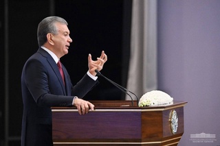 “Kredit foiz stavkalarini sunʼiy pasaytirsak, pul bozoridagi muvozanat buziladi” — Prezident