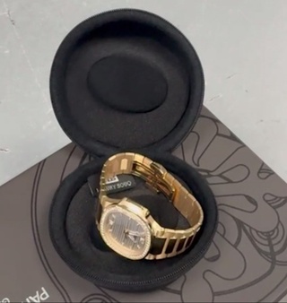 Тошкент халқаро аэропортидан 1,5 млрд сўмлик тилла соатни ноқонуний олиб ўтилишининг олди олинди