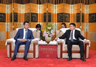 Зиёд гардондани ҷараёни сайёҳон аз музофоти Шэнси баррасӣ шуд