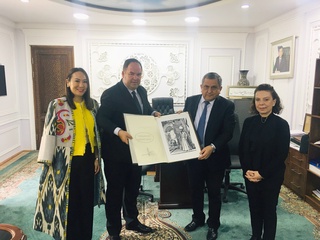 Турктав фондидан 20 мингдан ортиқ электрон китоблар қабул қилиб олинди