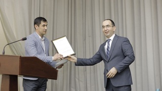 1000 АҚШ доллари миқдоридаги порани олмаган ходим 10 миллион сўм пул билан мукофотланди