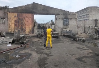 Бениндаги ёнилғи омборида юз берган ёнғин оқибатида 30 дан ортиқ одам ҳалок бўлди